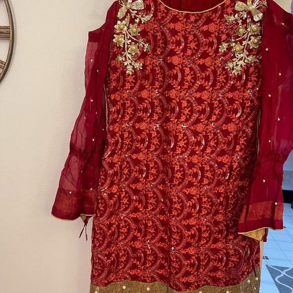 Beautiful Ref shit with trouser - Picture 2 of 3